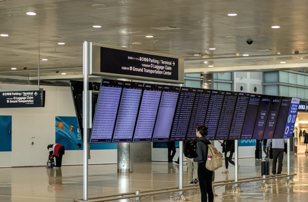 Prayana Lounge Makassar (UPG): What Is Verified in 2026